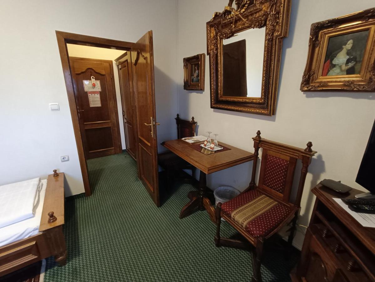 Hotel Razgorsek Веленье Экстерьер фото